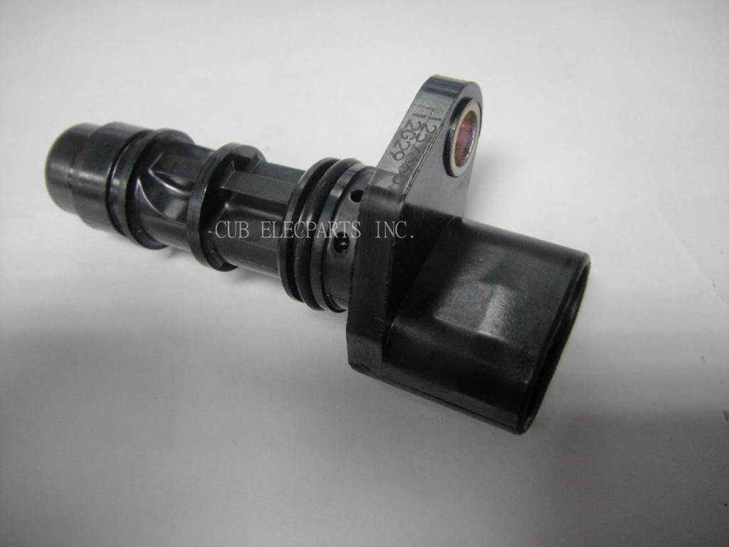 VS-33A032 / B114-030 Camshaft Position Sensor Wells:SU2322 